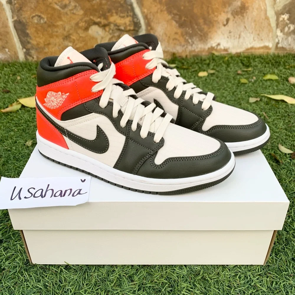 Women's Nike air Jordan 1 mid - Picture 2 of 4